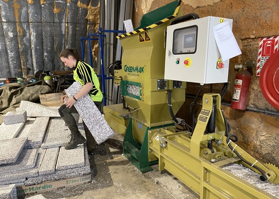 compactadora de corcho blanco