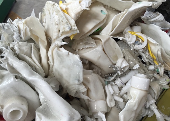 reciclaje de botellas de champú